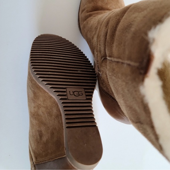 UGG Mondri Shearling Chestnut Wedge Leather Boots - Picture 5 of 7